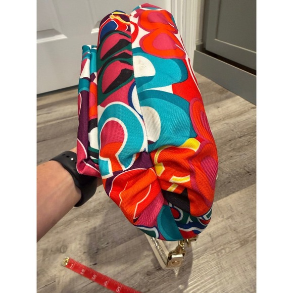 Coach Multicolor Op Art Print Canvas Leather Trim Shoulder Bag Purse Gold Chain - Picture 16 of 17